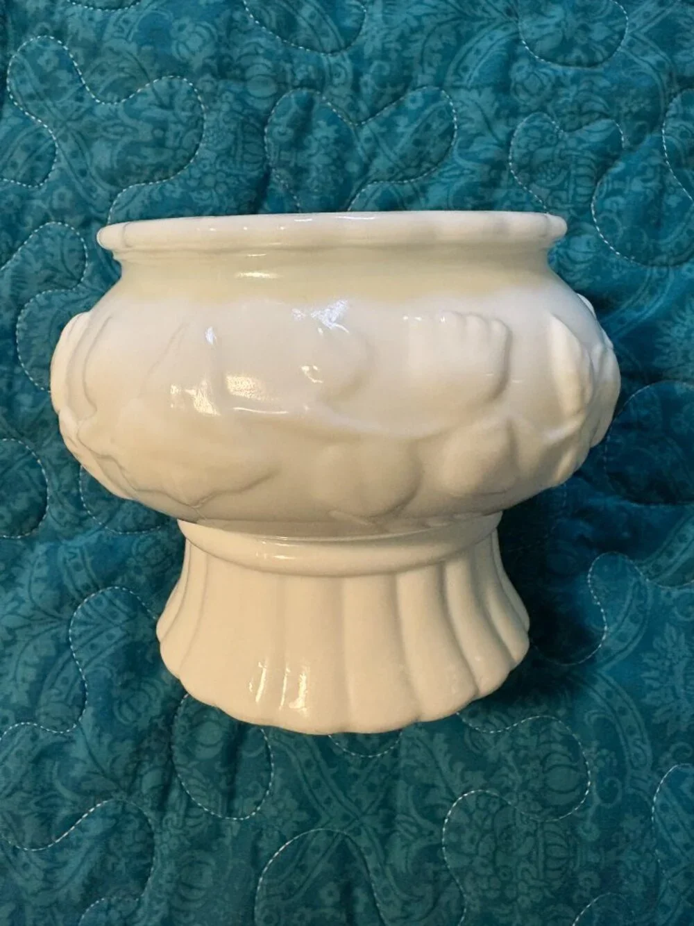 Anchor Hocking Milk Glass Ivy rose Floral Pedestal Bowl Planter Vase